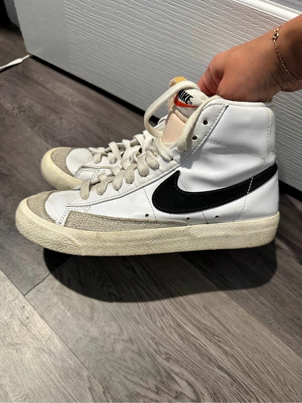 Nike Blazer Mid '77 Vintage White Black Sneakers